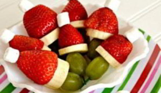 канапе из фруктов на шпажках