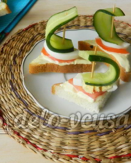 Рецепт канапе кораблики с огурцом
