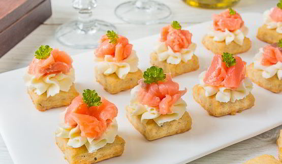 канапе на сырном печенье