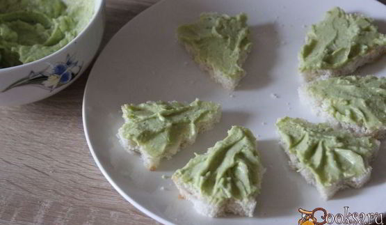 канапе новогодние елочки