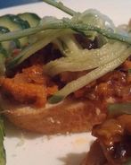 Канапе с икрой морского ежа