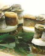 Канапе с килькой