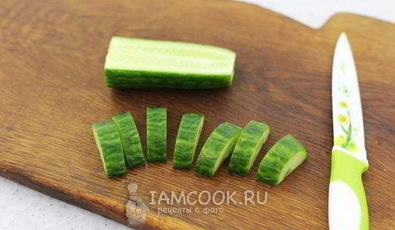 канапе с огурцом