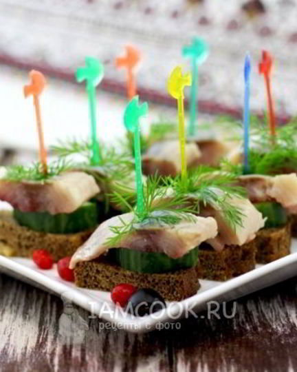 Рецепт канапе с селедкой