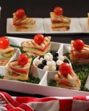 Канапе с сыром и помидорами черри