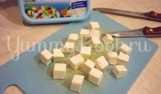 пикантные канапе с сыром, фруктами и маслинами