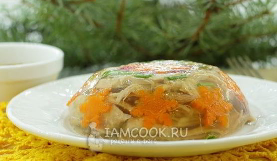 холодец из свиных ножек и курицы
