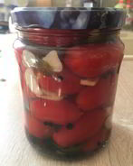 Маринованные помидоры с базиликом