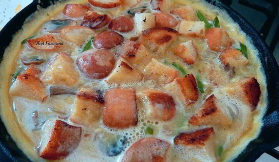 фриттата с грибами, чеддером и тостами