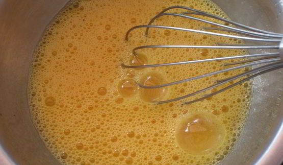 фриттата с картофелем, мидиями и чоризо