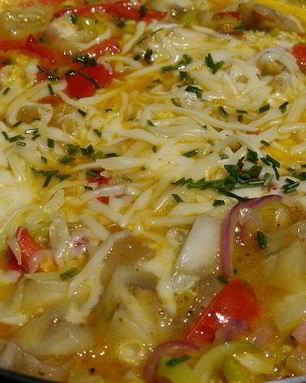 Омлет с баклажанами, помидорами и луком