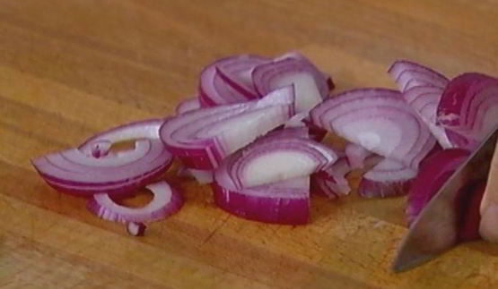 омлет с баклажанами, помидорами и луком