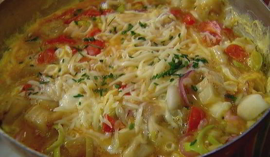 омлет с баклажанами, помидорами и луком