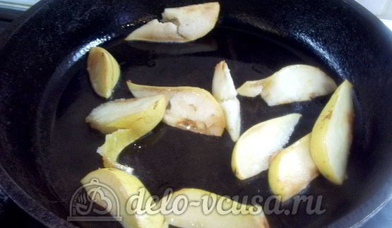 омлет с грушей