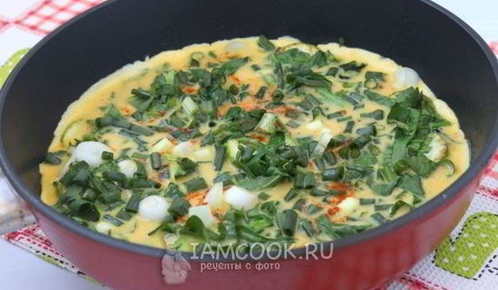омлет с кабачком и шпинатом