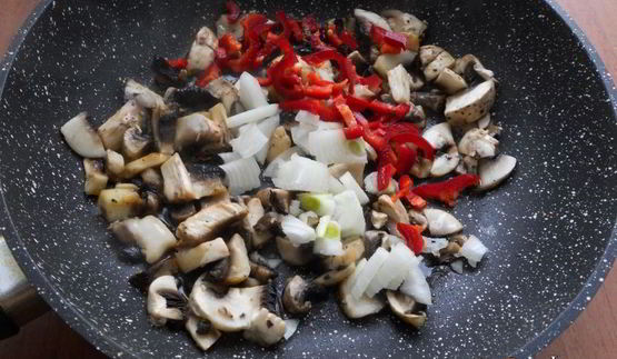 омлет с картофелем и грибами