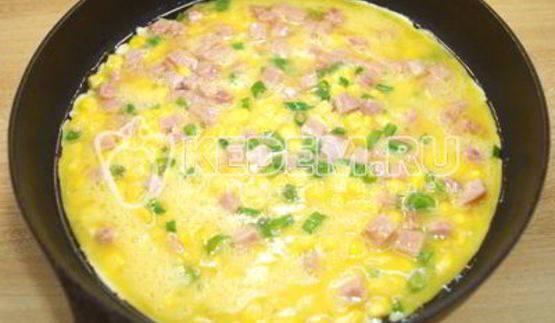 омлет с колбасой и кукурузой бонди