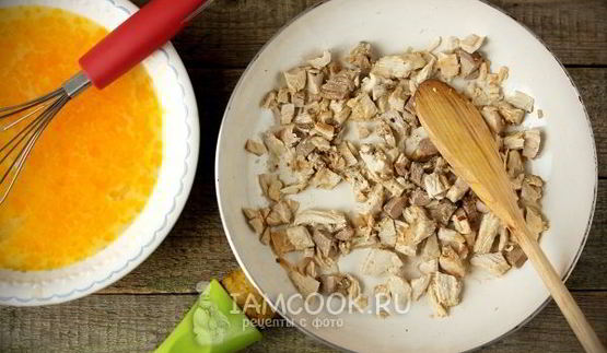 омлет с курицей