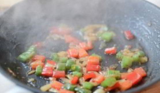 омлет с перцем