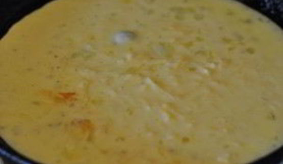 омлет с сыром на сковороде