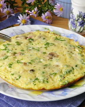 Омлет с ветчиной, грибами и сыром