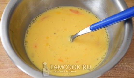 омлет с ветчиной и помидорами