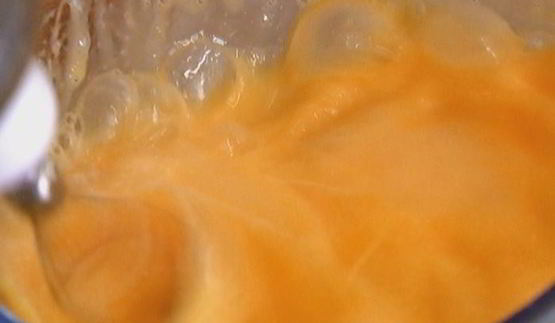 омлет со шпинатом и помидорами черри