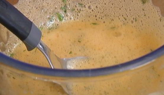 омлет со шпинатом и помидорами черри