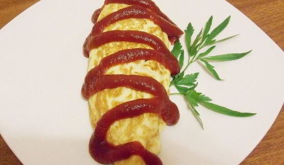 омурайсу , японский омлет с начинкой