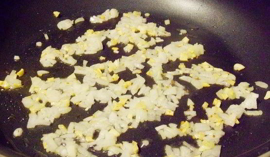 омурайсу , японский омлет с начинкой