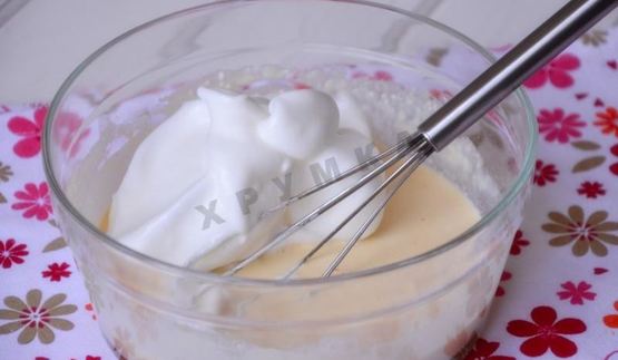 сладкий творожный омлет