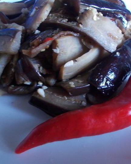 Рецепт острой закуски из баклажанов с чесноком и острым перцем