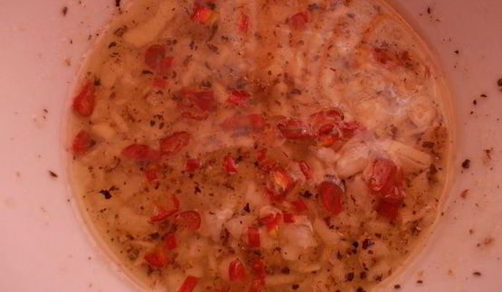 острая закуска из баклажанов с чесноком и острым перцем