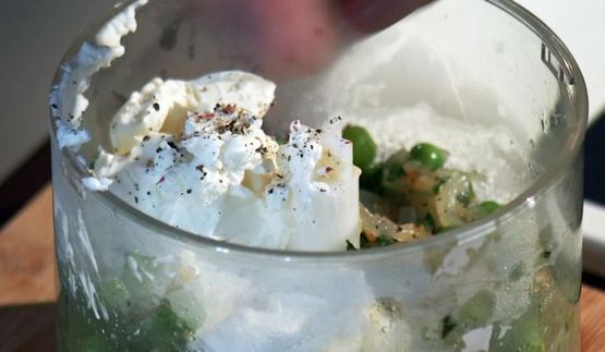 паштет и фалафель из зеленого горошка