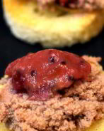 Паштет из фермерской куриной печени с мармеладом из красного крыжовника и смородины