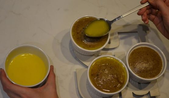 паштет из фермерской куриной печени с мармеладом из красного крыжовника и смородины