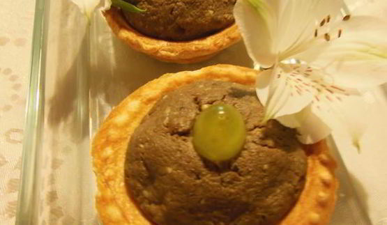 паштет из индюшиной печени с орехами и виноградом