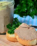 Паштет из куриной печени с горохом нут