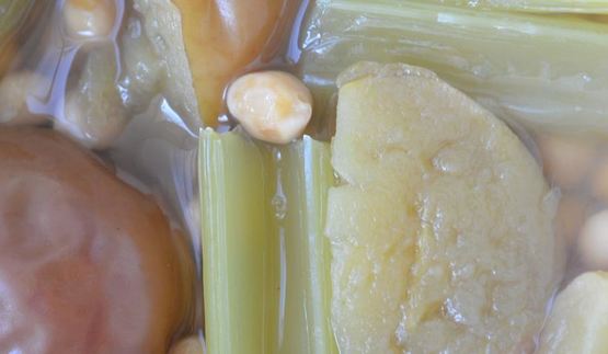 паштет из нута с яблоками и хлебцами из отрубей