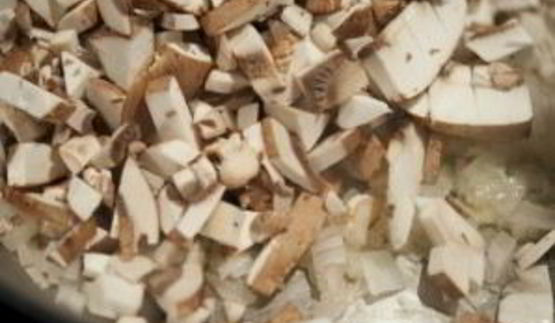 паштет из телятины и грибов в слоеном тесте