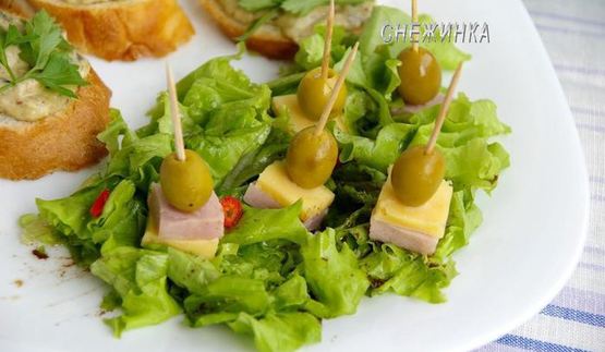 сырный паштет из цукини с миндалем