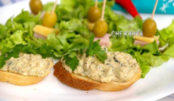 сырный паштет из цукини с миндалем