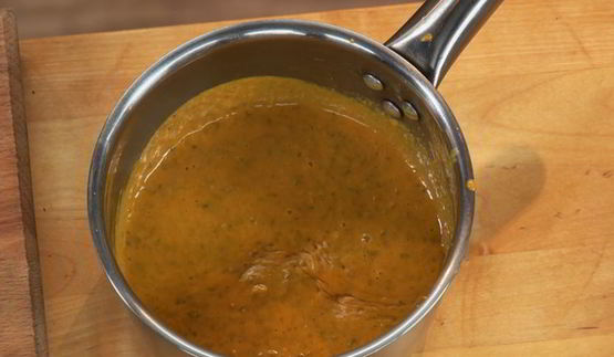 утиный паштет с соусом из каперсов