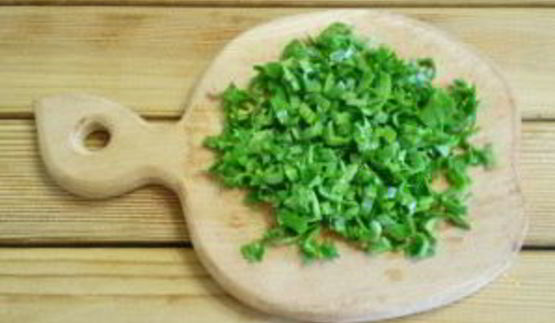 помидоры с зеленью и чесноком