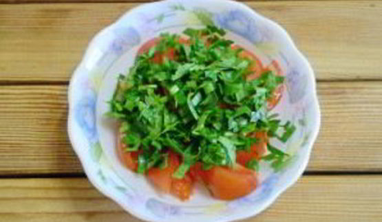 помидоры с зеленью и чесноком