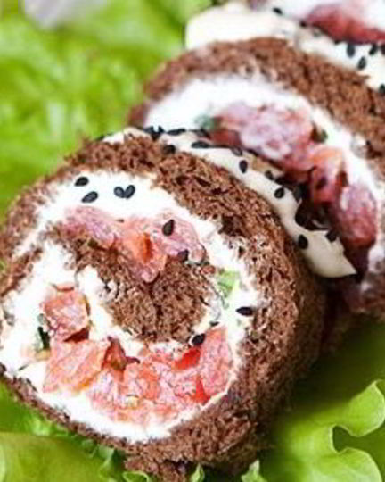 Рецепт хлебных роллов с сыром и форелью