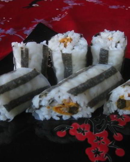 Рецепт полосатых роллов с мидиями