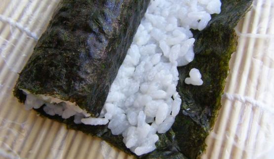 постные роллы с огурцом