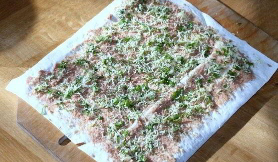 ролл пшеничный с паштетом из тунца