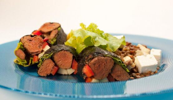 роллы из говяжьей печенки с чечевицей